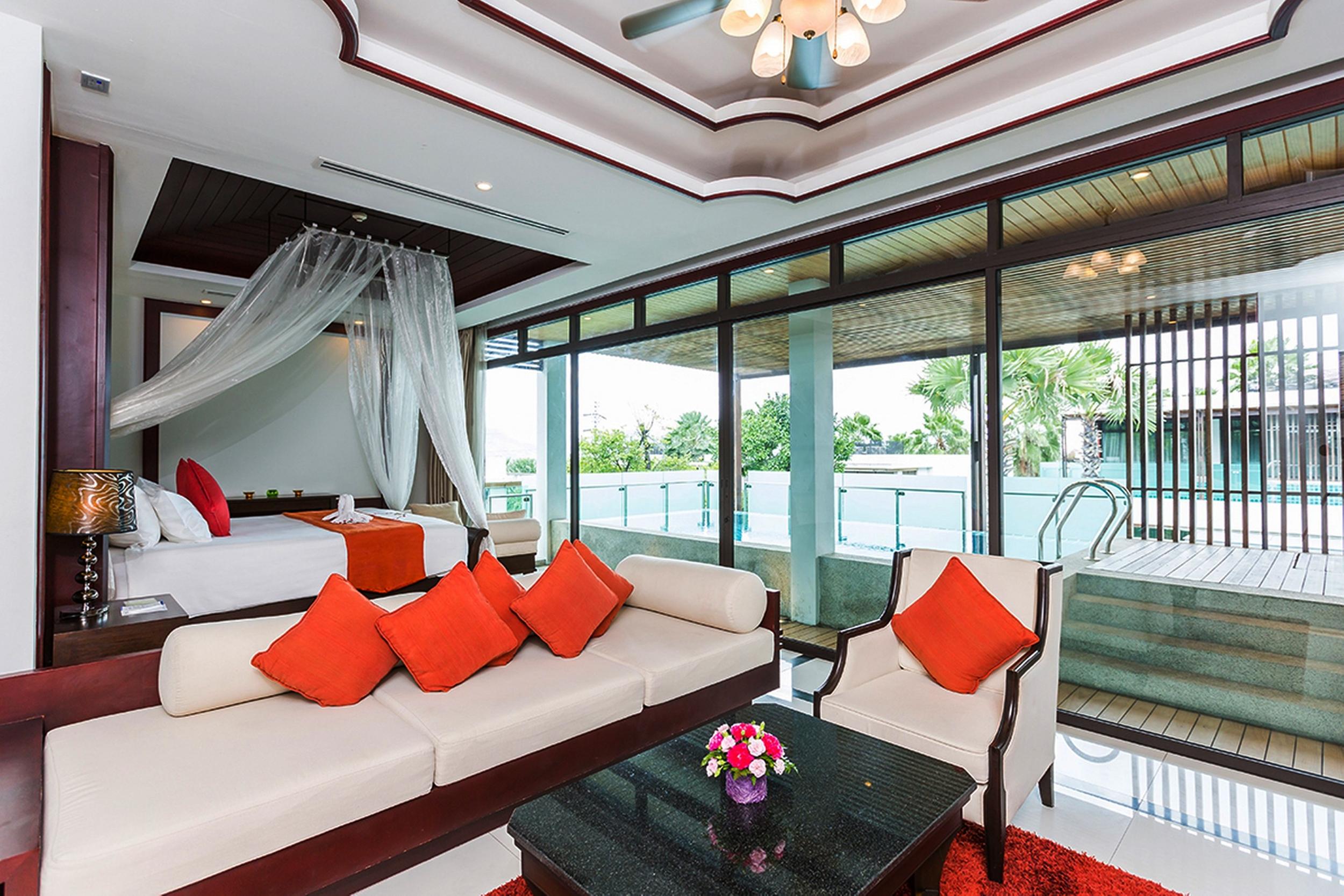 Wyndham Sea Pearl Resort, Phuket Patong Ngoại thất bức ảnh A bedroom at the Royal River Boutique Hotel