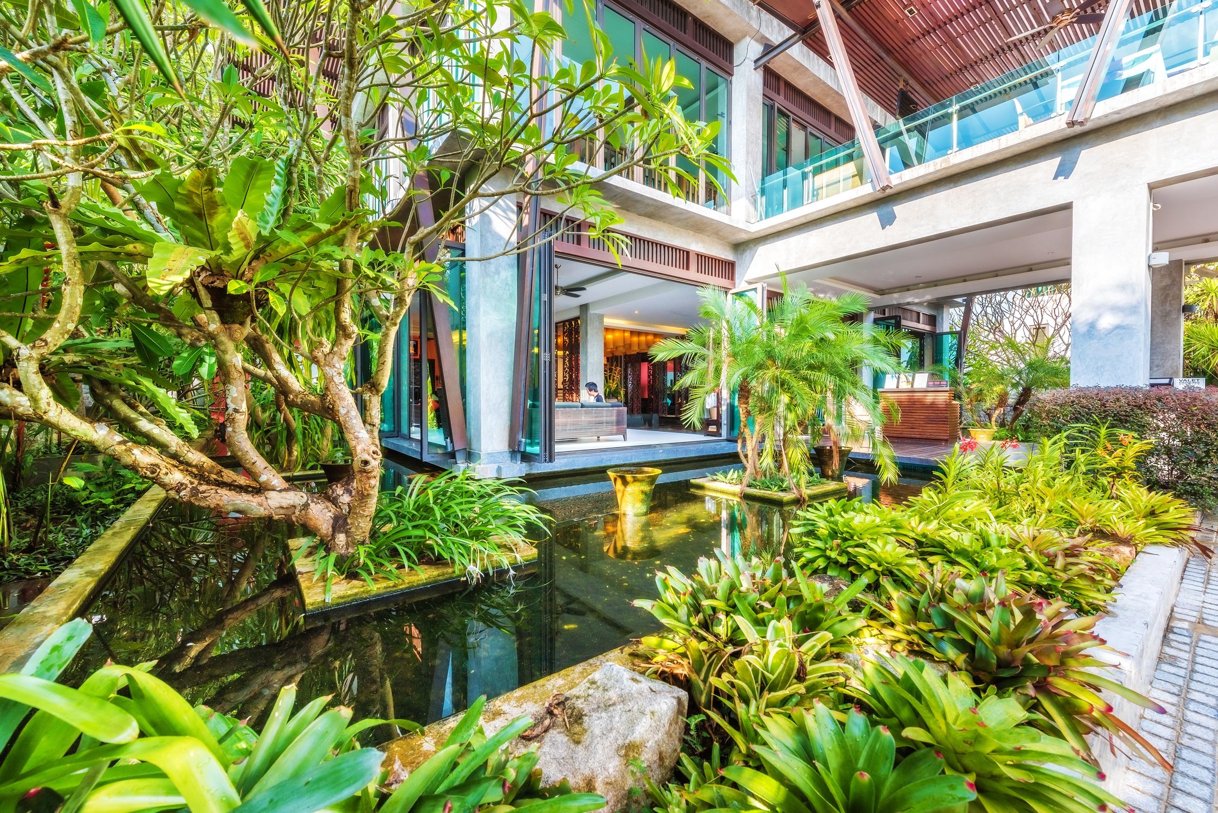 Wyndham Sea Pearl Resort, Phuket Patong Ngoại thất bức ảnh The interior of the hotel