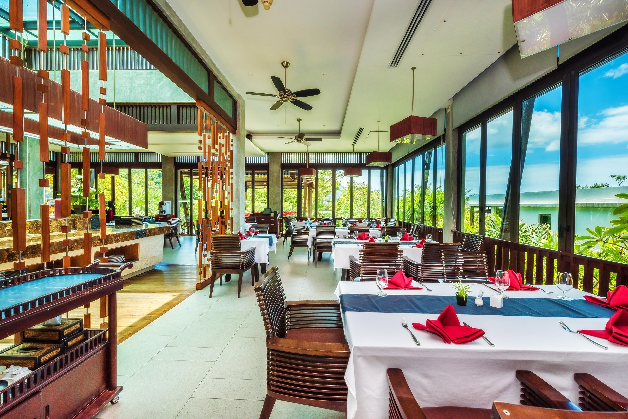 Wyndham Sea Pearl Resort, Phuket Patong Ngoại thất bức ảnh The restaurant at the resort