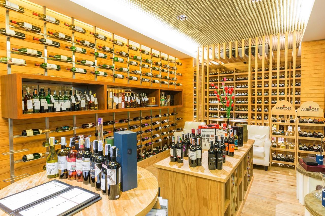 Wyndham Sea Pearl Resort, Phuket Patong Ngoại thất bức ảnh Wine shop in Hong Kong